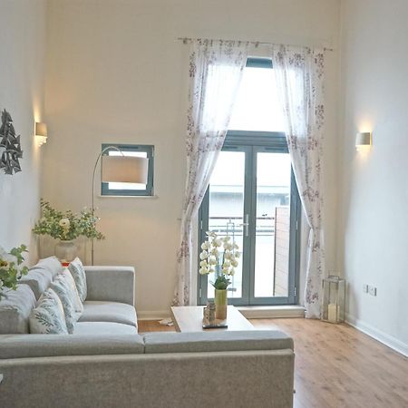 Soak Up The Light At A Soothing, Stylish Apartment In Swansea Marina Exteriér fotografie