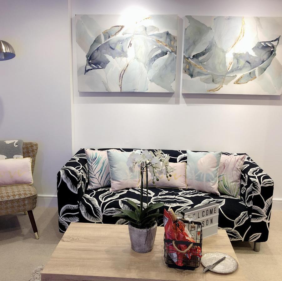 Soak Up The Light At A Soothing, Stylish Apartment In Swansea Marina Exteriér fotografie