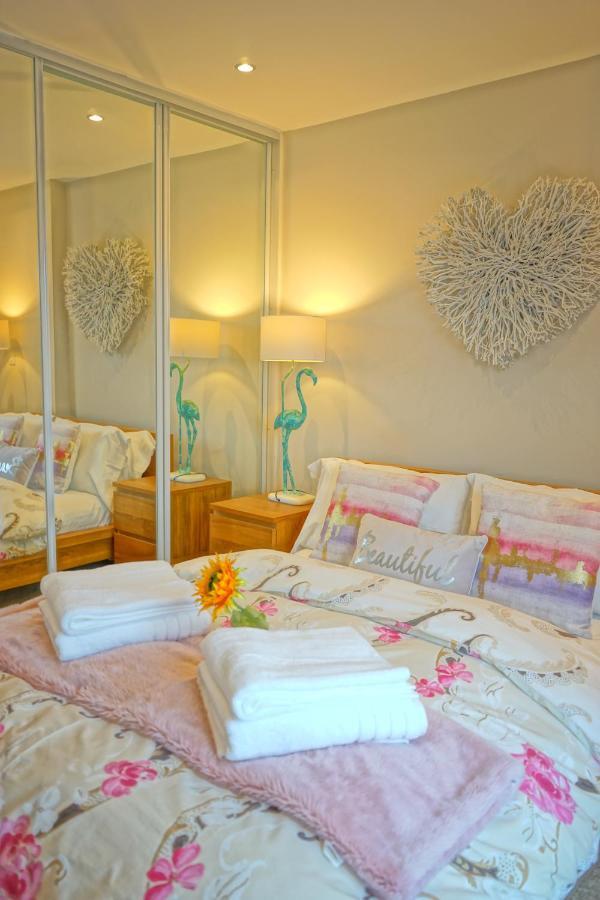 Soak Up The Light At A Soothing, Stylish Apartment In Swansea Marina Exteriér fotografie