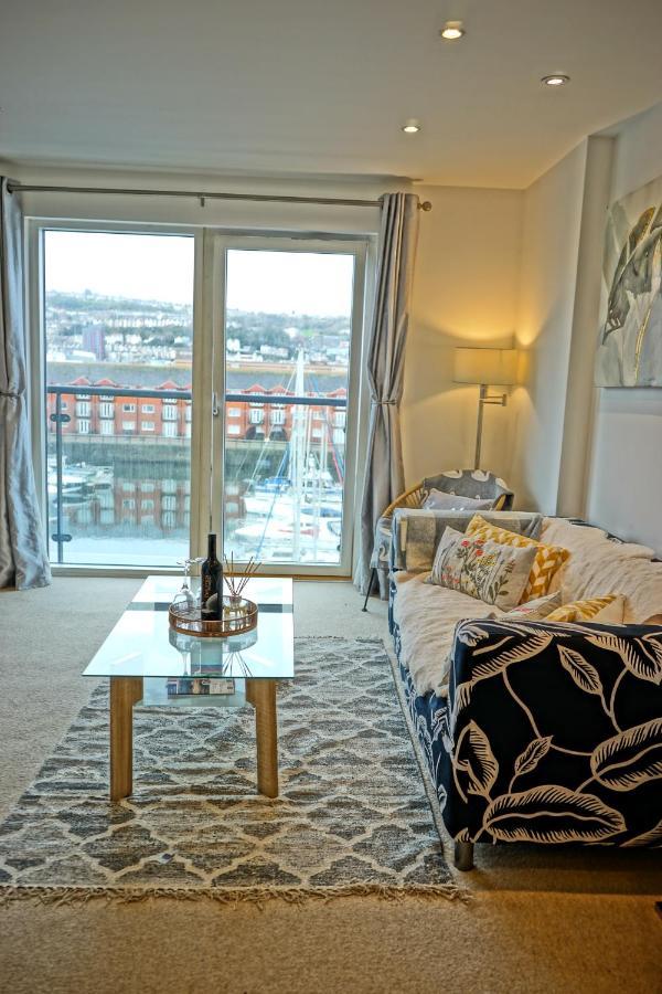 Soak Up The Light At A Soothing, Stylish Apartment In Swansea Marina Exteriér fotografie