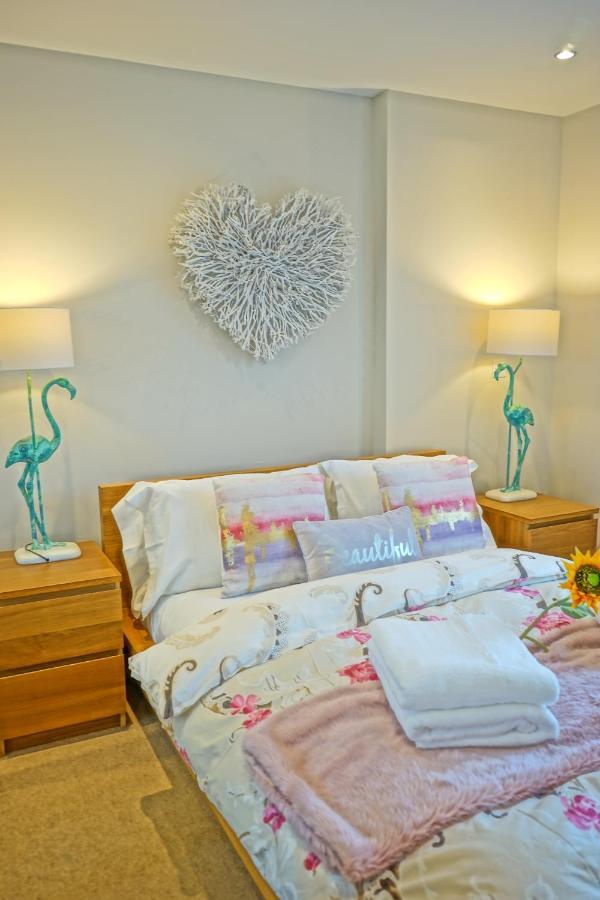 Soak Up The Light At A Soothing, Stylish Apartment In Swansea Marina Exteriér fotografie