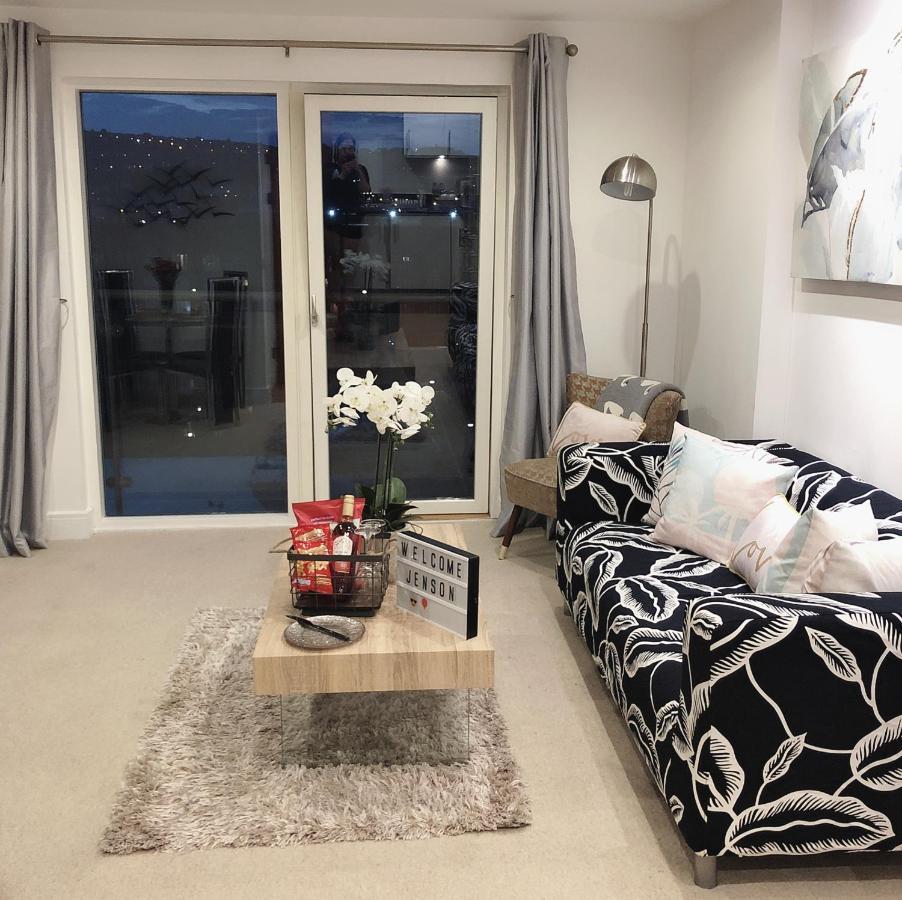 Soak Up The Light At A Soothing, Stylish Apartment In Swansea Marina Exteriér fotografie