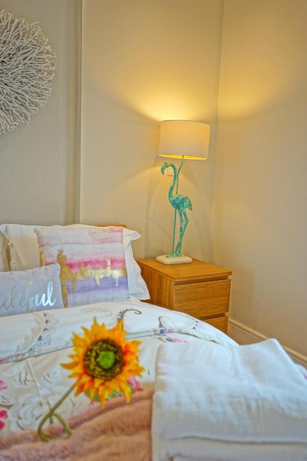 Soak Up The Light At A Soothing, Stylish Apartment In Swansea Marina Exteriér fotografie