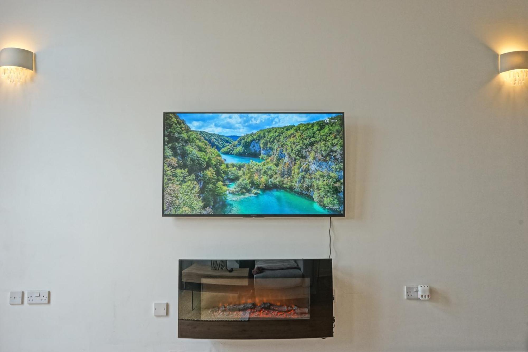 Soak Up The Light At A Soothing, Stylish Apartment In Swansea Marina Exteriér fotografie