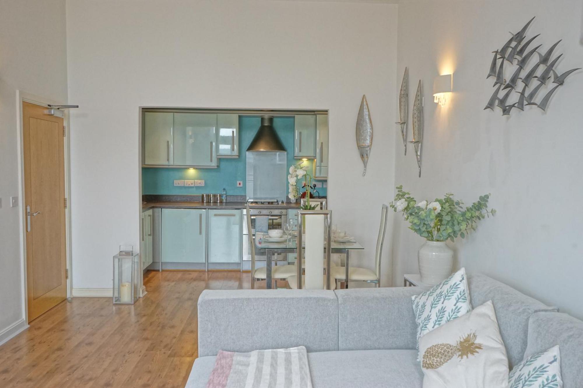 Soak Up The Light At A Soothing, Stylish Apartment In Swansea Marina Exteriér fotografie