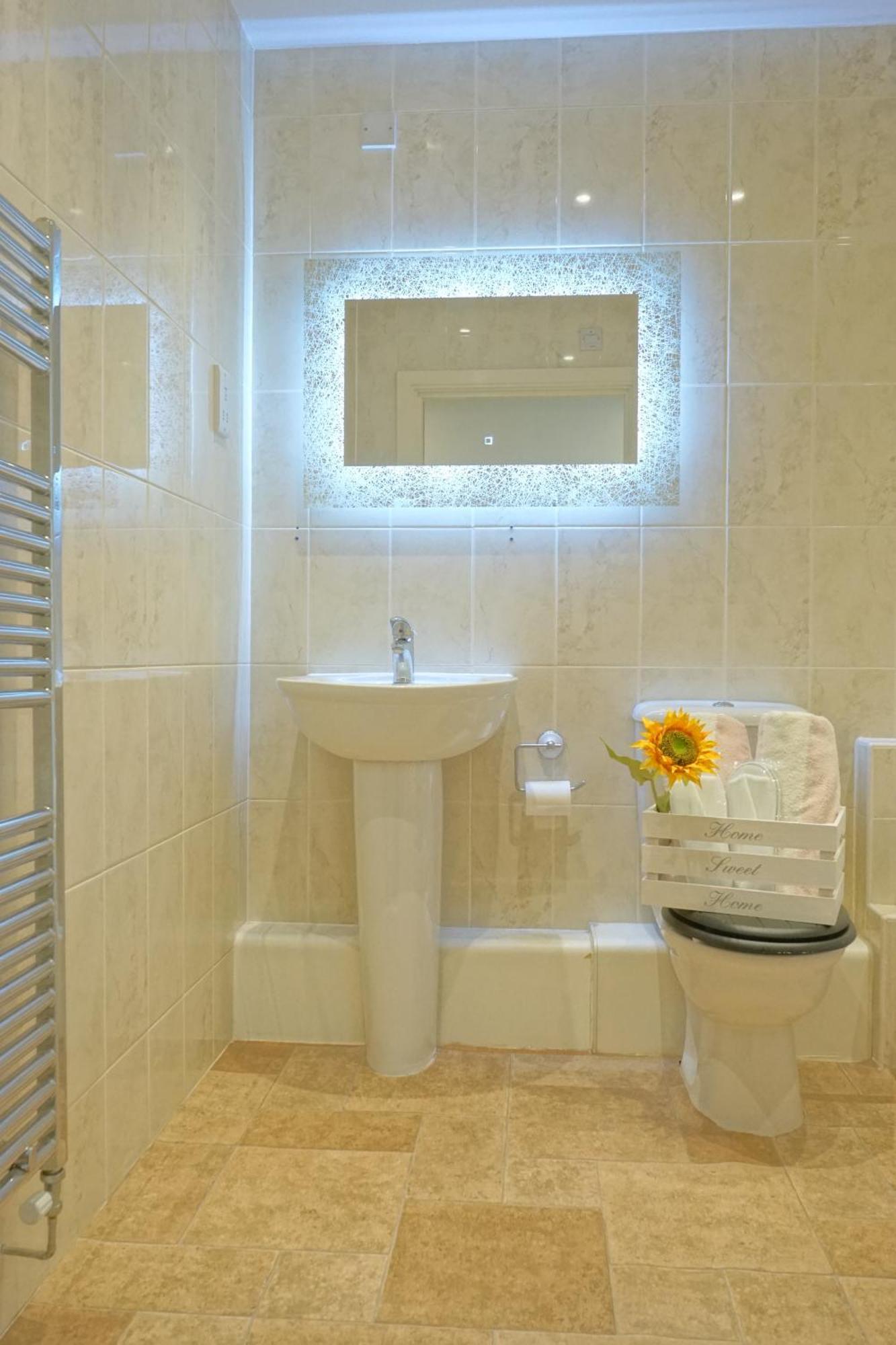 Soak Up The Light At A Soothing, Stylish Apartment In Swansea Marina Exteriér fotografie
